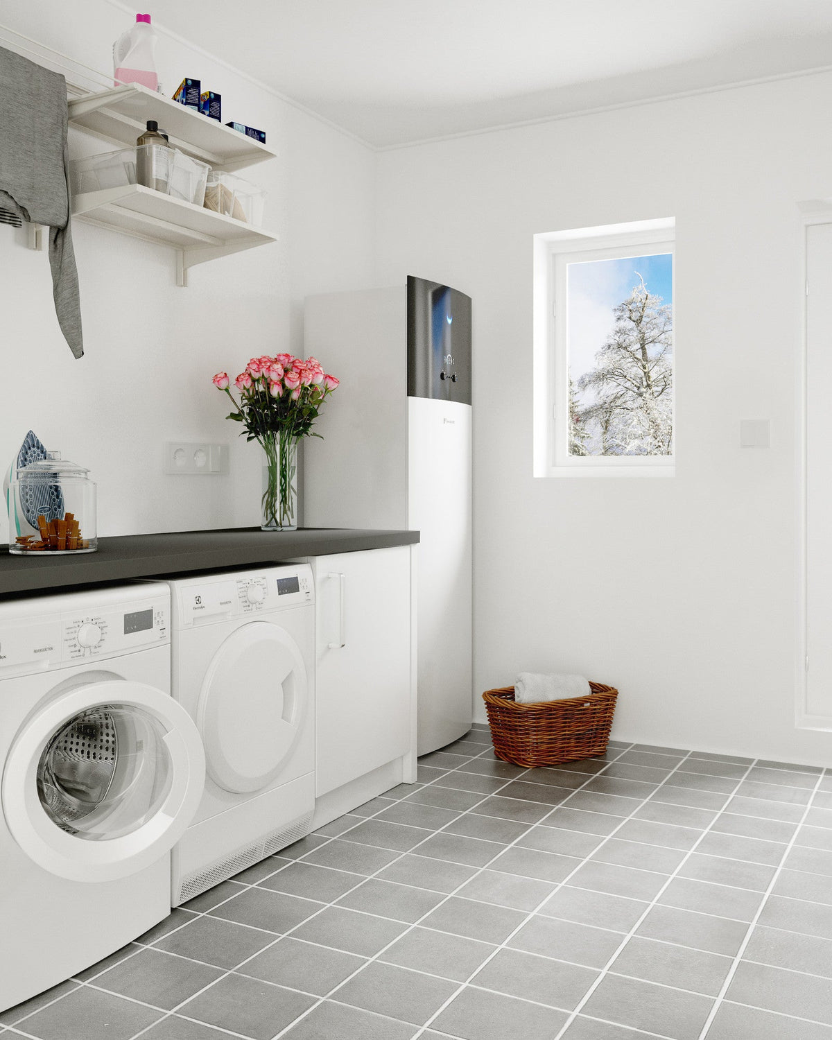 DAIKIN Altherma 3 H HT 18 kW – 230 l · 1 zóna — vnútorná jednotka v interiéri, práčovňa
