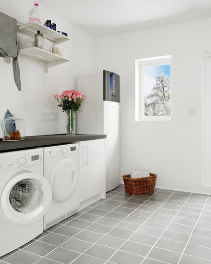 DAIKIN Altherma 3 H HT 18 kW – 230 l · 1 zóna — vnútorná jednotka v interiéri, práčovňa