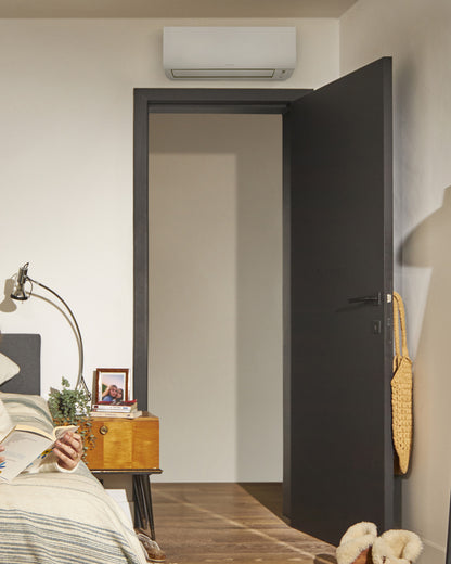 DAIKIN Comfora Nepura Biela FTXTP25A — nástenná klimatizácia v interiéri