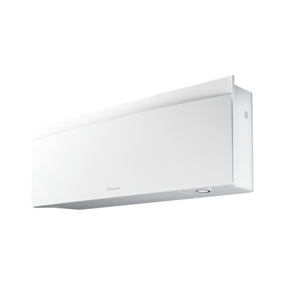 DAIKIN Emura Nepura Biela FTXTJ30AW — nástenná klimatizácia, bočný pohľad sprava