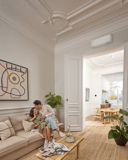 DAIKIN Perfera W Nepura FTXTM30A — nástenná klimatizácia v interiéri