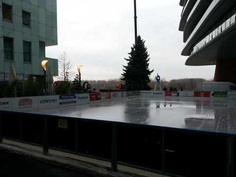 Ľadová plocha 25 × 15 m v areáli River Park v Bratislave